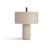 настольная лампа с цилиндрическим корпусом и тканевым абажуром в тёплом бежевом цвете