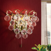 двухламповое декоративное бра с хрустальными подвесками в золотом исполнении