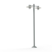 двухрожковый фонарный уличный светильник с прозрачными плафонами и светло-серой опорой