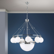 потолочная люстра с несколькими сферическими стеклянными плафонами на металлических держателях