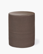 приставной столик с круглой формой и цельным цилиндрическим корпусом