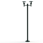 фонарный столб тёмно-серого цвета с тремя плафонами