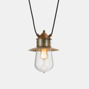 подвесной светильник из латуни с открытой лампой и металлическим козырьком в ретро-стиле