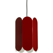 подвесной светильник с объёмным абажуром из вертикальных панелей в бордовом оттенке