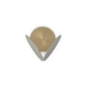 настенный светильник с полукруглым корпусом и золотистым отражателем