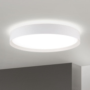 накладной потолочный LED-светильник с широким плоским белым рассеивателем