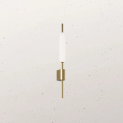 настенный светильник из латуни с вертикальным цилиндрическим корпусом и LED модулем