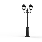 уличный фонарь с двумя рожками на чёрной опоре