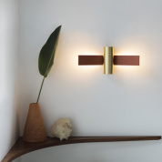 настенный светильник с цилиндрическим корпусом и горизонтальной планкой