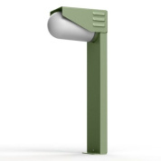уличный фонарь-столбик с асимметричным плафоном зелёного оттенка