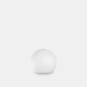 уличный торшер в виде сферического плафона на короткой стойке