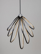 подвесной светильник с лепестковыми кольцевыми элементами