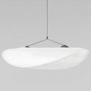 подвесная люстра с изогнутым белым плафоном