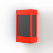 настенное бра красного цвета с прямоугольным корпусом и затемнённым стеклом