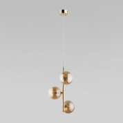 подвесной светильник с тремя шарообразными металлическими плафонами на подвесах