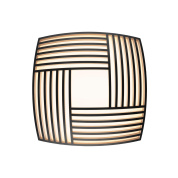 настенный светильник с чёрным деревянным корпусом и геометрическим дизайном