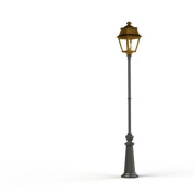 уличный фонарный столб с одним плафоном и латунной отделкой