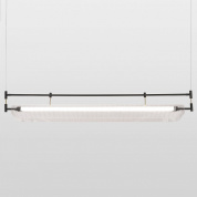 подвесной линейный светильник в корпусе из чёрного металла