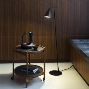 напольный торшер с коническим плафоном на тонкой штанге