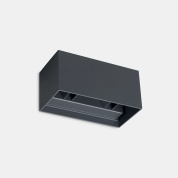 настенный светильник с прямоугольным корпусом и направленным вниз светом