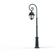 уличный фонарный столб с декоративным плафоном на изогнутом кронштейне