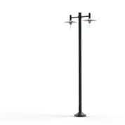 двойной уличный фонарь на сером металлическом столбе