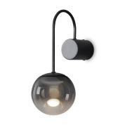 настенный светильник с одним плафоном в виде стеклянного шара на изогнутом держателе
