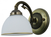 настенный светильник бра с ребристым абажуром