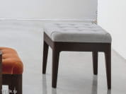 Webby Низкий стул из стеганой ткани Porada