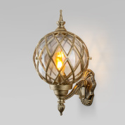 уличный настенный фонарь с декоративной металлической решеткой и стеклянным плафоном