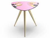 Seletti wears Toiletpaper Треугольный журнальный столик со столешницей из МДФ и металлическими ножками. Seletti 17184