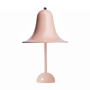 прикроватный светильник с мягко изогнутым абажуром розового оттенка