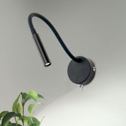 настенный светильник с гибким направляемым модулем для локальной подсветки в чёрном цвете