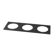 монтажная рамка черного цвета на три встраиваемых светильника