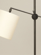 торшер с изогнутой стойкой и тканевым абажуром в бронзовом исполнении