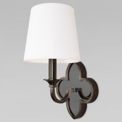 настенный светильник с белым абажуром и темным каркасом