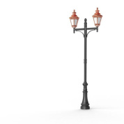 двухрожковый уличный фонарный столб с медными плафонами
