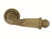 Clasica Металлическая дверная ручка на розетке Bronces Mestre 0R6520.000.44