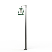 уличный фонарь зеленого цвета на опоре с одним плафоном