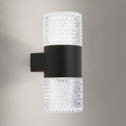 уличный настенный светильник с удлинённым цилиндрическим рельефным рассеивателем для двустороннего свечения