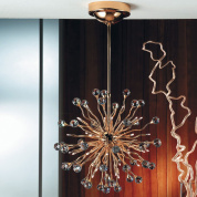 подвесная люстра в виде звезды с множеством хрустальных элементов на золотистой основе