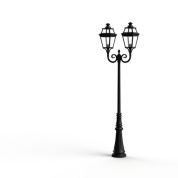 двойной фонарный столб чёрного цвета с прозрачными плафонами