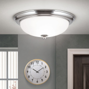 накладной потолочный светильник с матовым стеклянным рассеивателем и сатинированным металлическим ободом