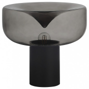 настольная лампа с затемнённым стеклянным плафоном и металлическим основанием