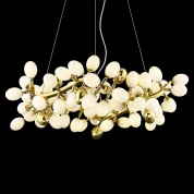 подвесная люстра с множеством шаров золотистого оттенка