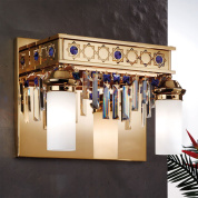 настенный светильник с хрустальными подвесками и двумя плафонами в золотом корпусе