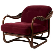 кресло с деревянной рамой и бархатной обивкой бордового оттенка