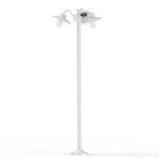 двухрожковый уличный фонарь белого цвета