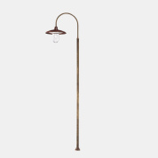 уличный светильник-столбик с прозрачным плафоном на изогнутой штанге медь латунь