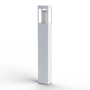 садовый столбик с квадратным корпусом и прозрачным рассеивателем